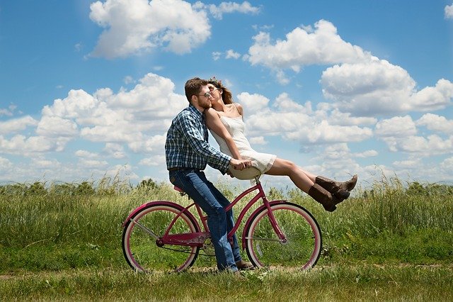5 Ways to Rekindle Romance With Your Spouse *