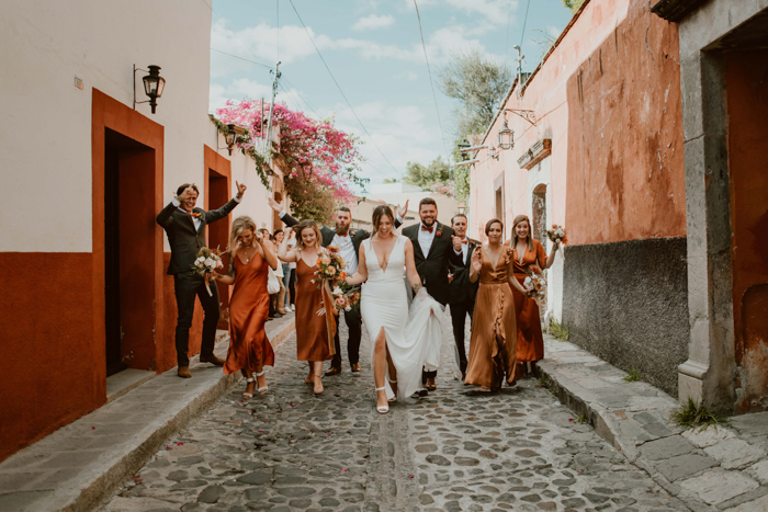 ultimate guide to planning a destination wedding